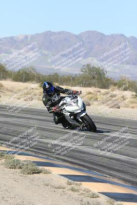 media/Dec-04-2025-Racers Edge (Thu) [[5ebc9f124d]]/3-B Group/3-Session 2 (Turn 7 Inside)/